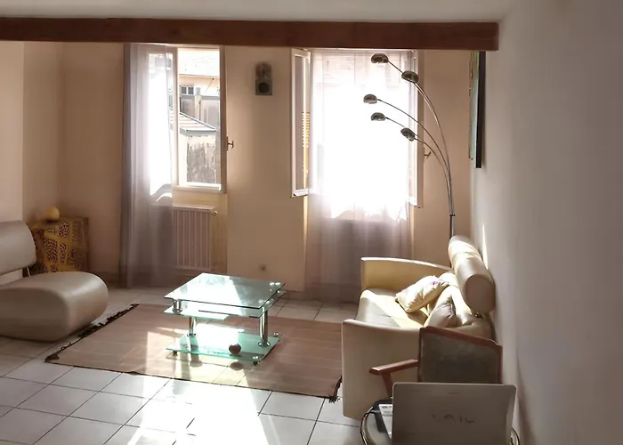 Daire A / 50 M² / Vue Sur La *