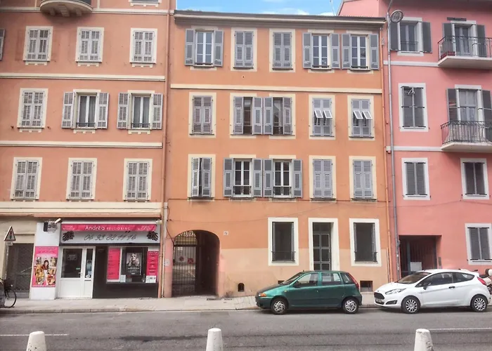 A / 50 M² / Vue Sur La *